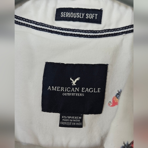 American Eagle Parrot Print Button Down 100% Cotton Size XS Seriously Soft - Picture 4 of 5